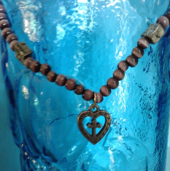 Purple beaded necklace with silver colored accents - Picture 3 of 6